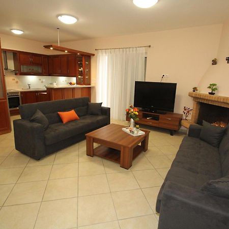 Spacious Country Apartment Vravrona Extérieur photo